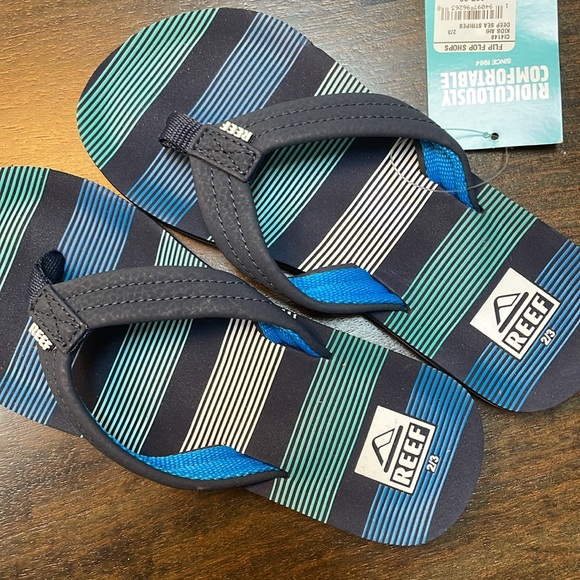 Reef kids Ahi flip flops - Picture 7 of 8